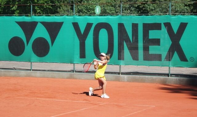 tennis-screen-yonex-p9563